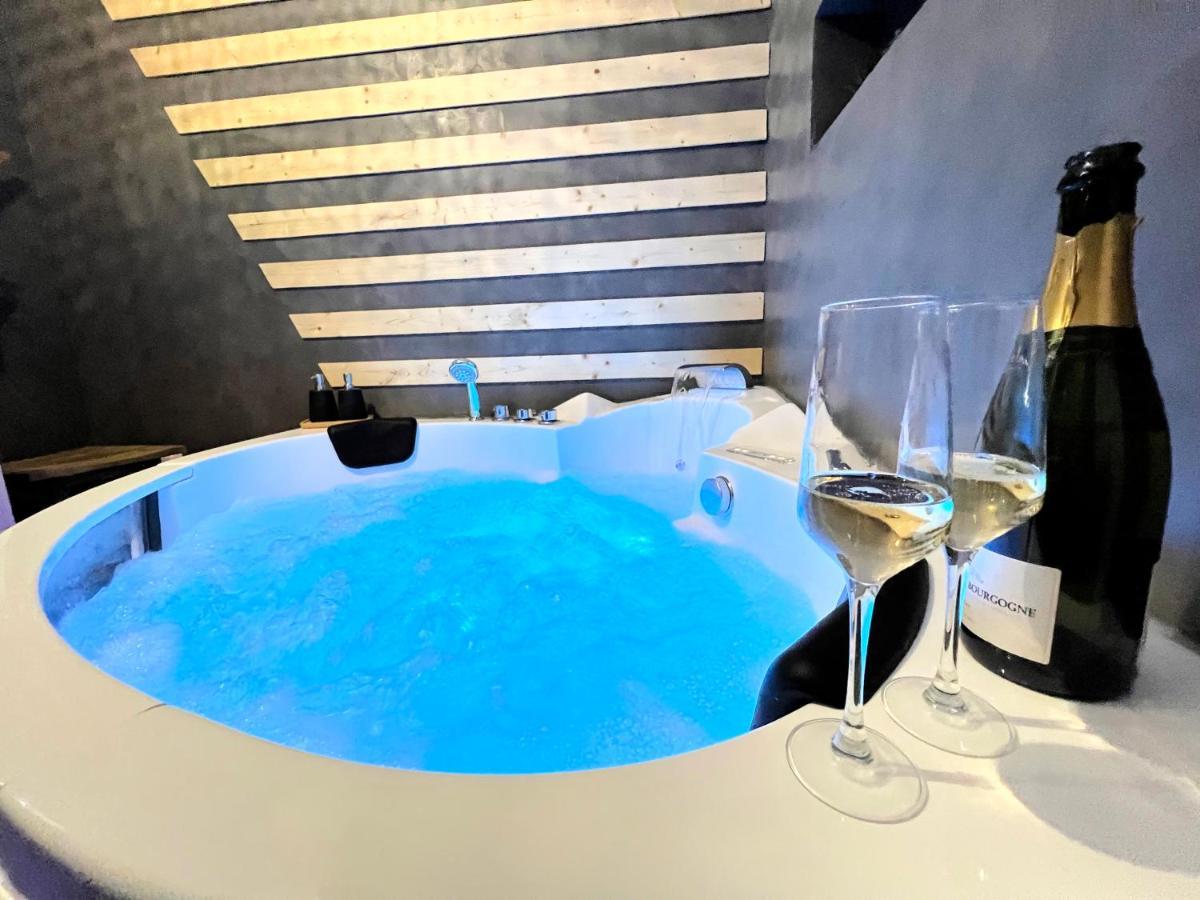 Gite Cosy Avec Jacuzzi Classe 3 Etoiles Poncin Zewnętrze zdjęcie