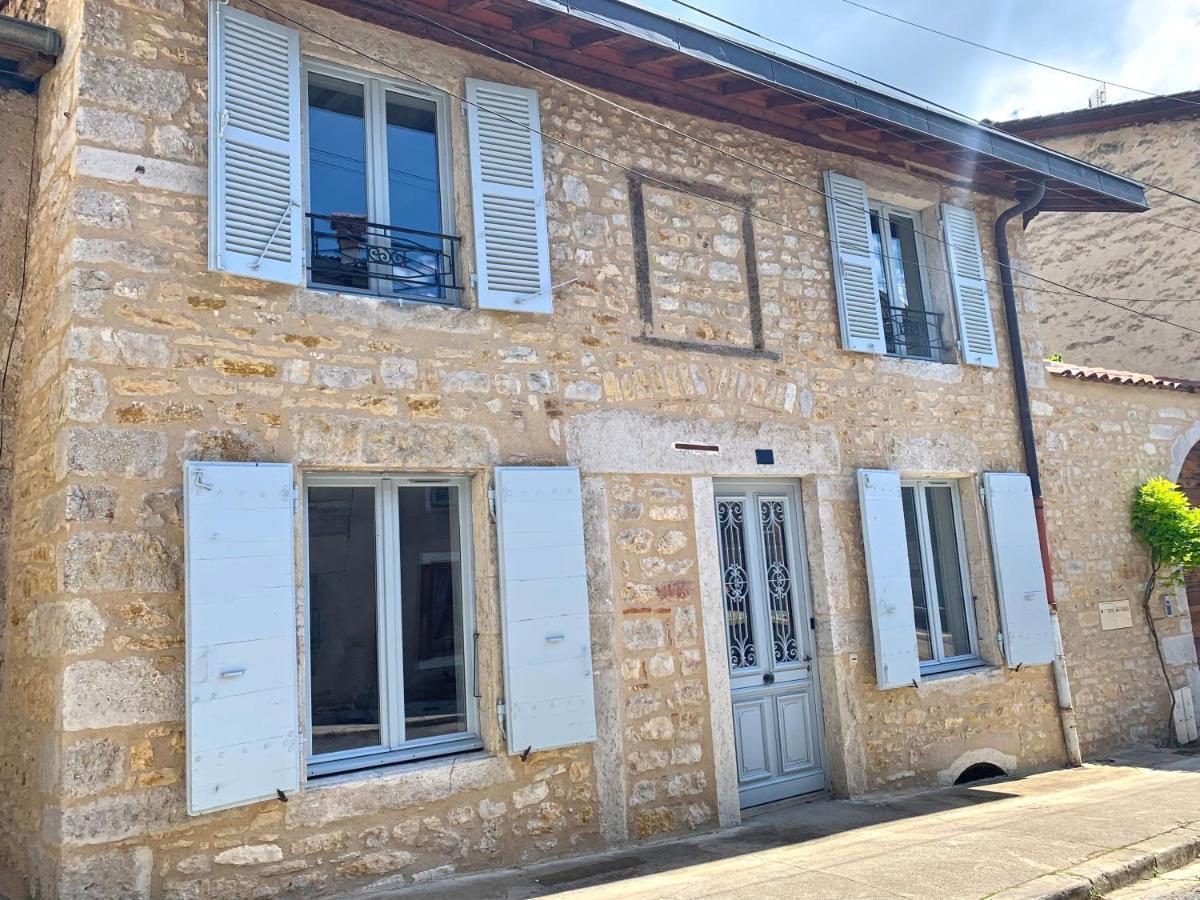 Gite Cosy Avec Jacuzzi Classe 3 Etoiles Poncin Zewnętrze zdjęcie